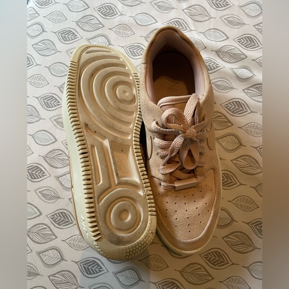 Nike Air Force 1 Sage Low women’s Particle Beige shoes size 7.5 - Picture 3 of 5